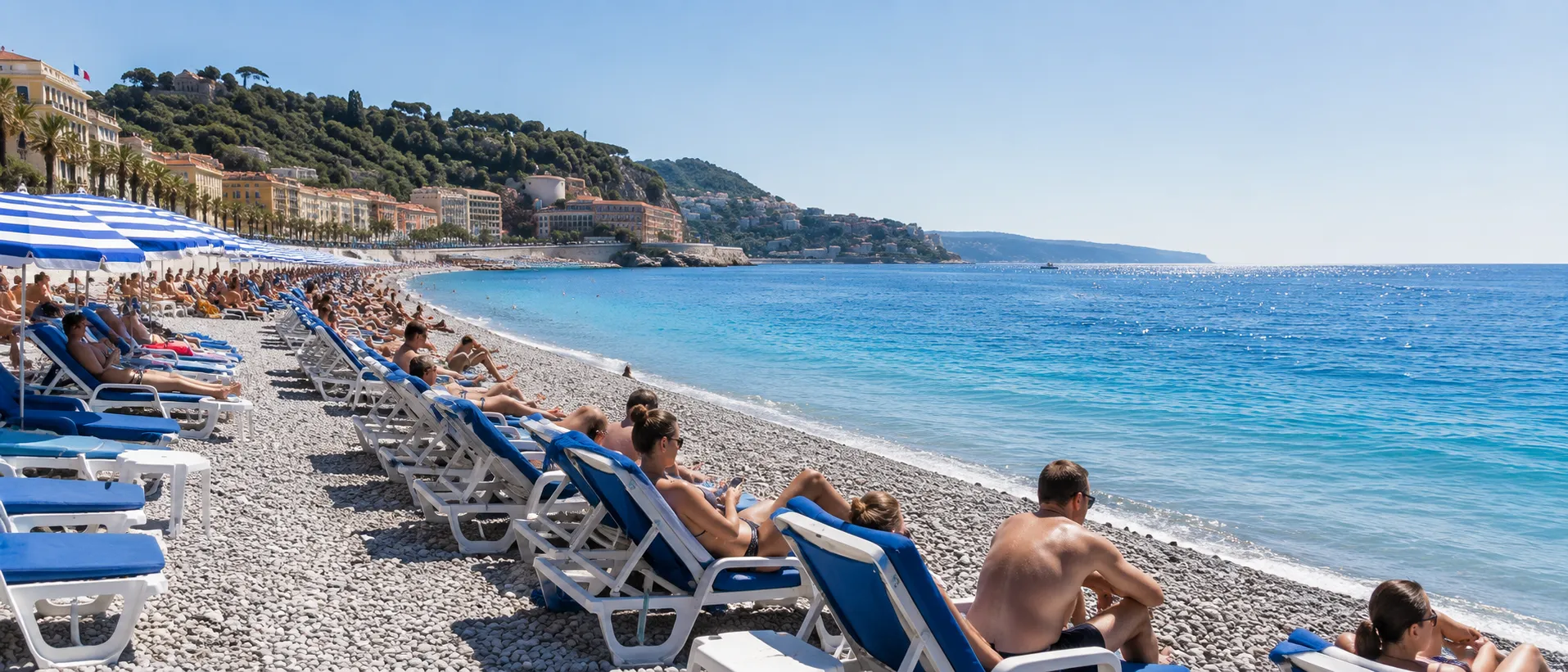 La baie des Anges à Nice, où le soleil est présent une grande partie de l'année